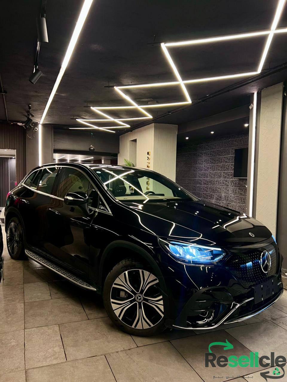 Mercedes EQE500 SUV