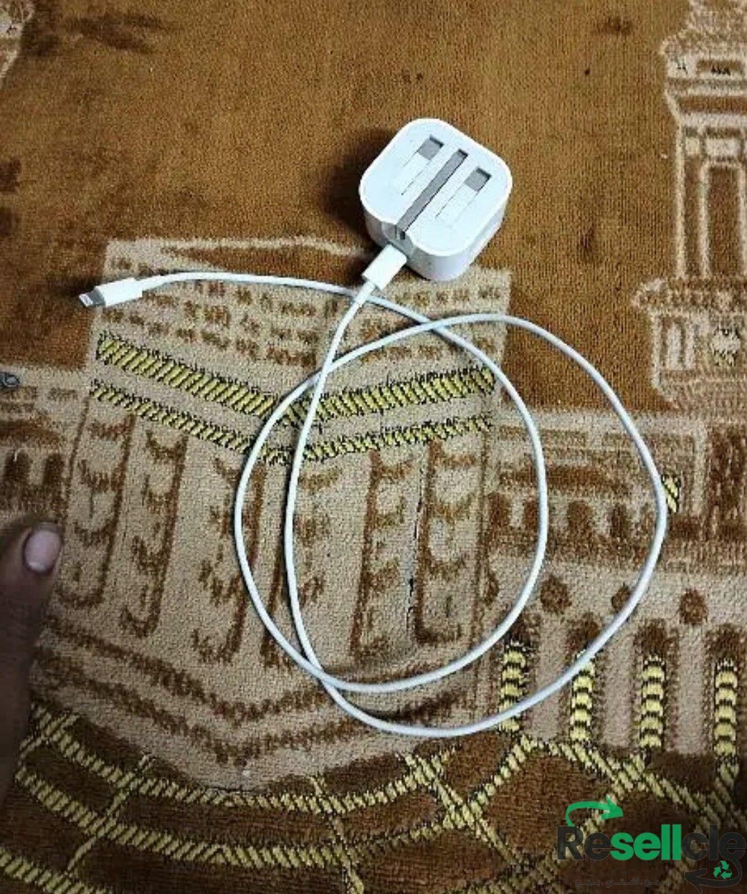 شاحن ايفون
