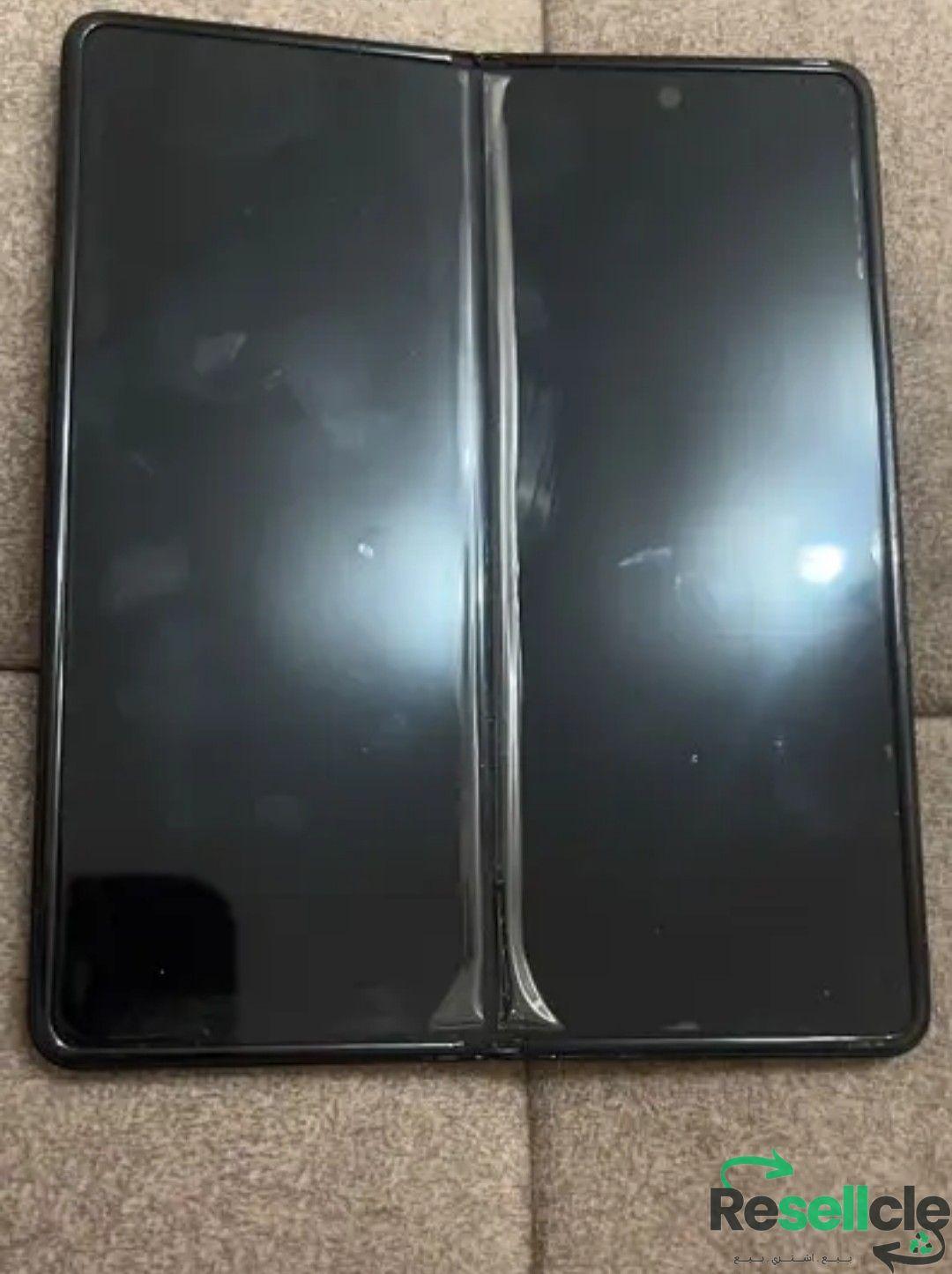fold 3 265 giga black