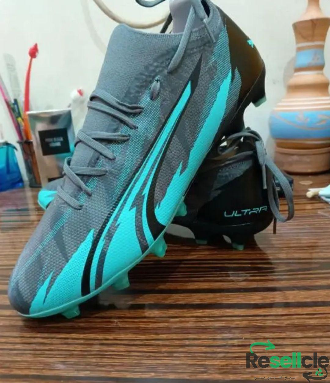 football boot حذاء كرة قدم 