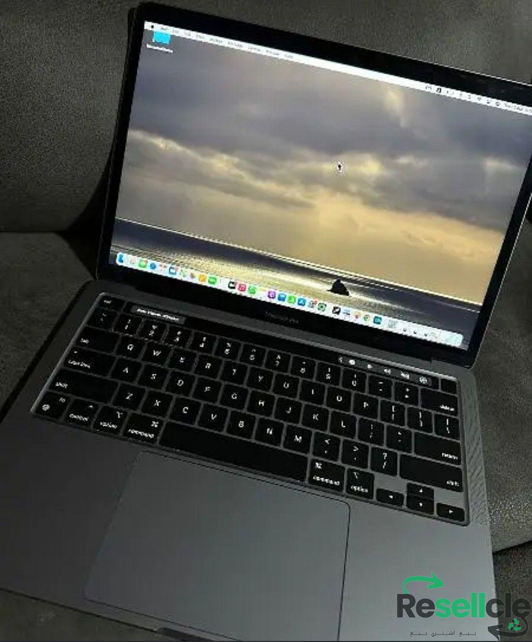 MacBook pro M1 2020 13 inch with battery warranty 3 months box&charger